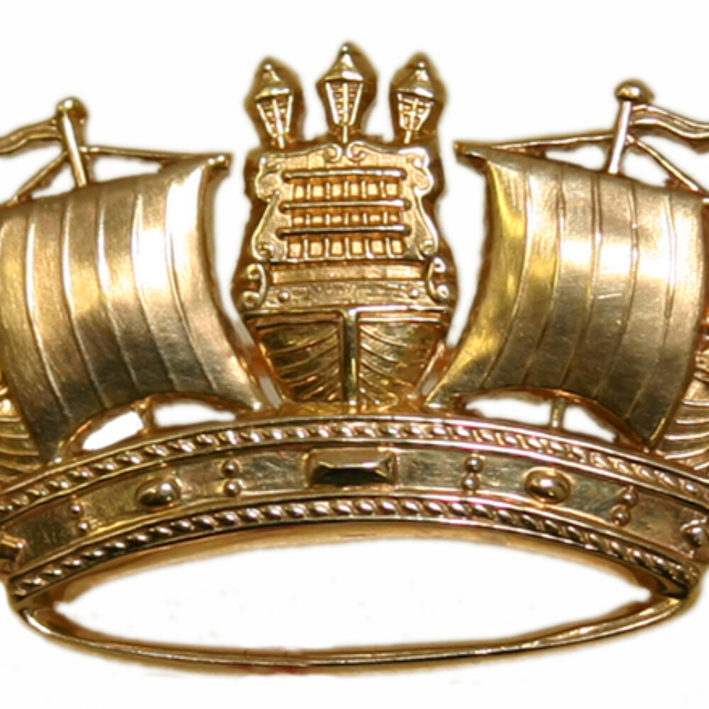 Naval Crown 9ct yellow gold brooch