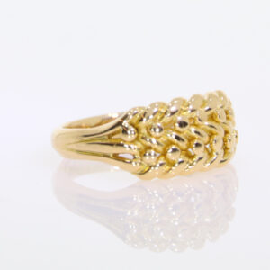 X166.4 18ct curb and shot ring side
