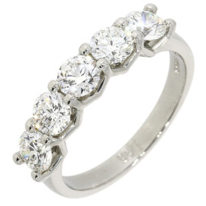 P47.4 Diamond 5 stoen ring
