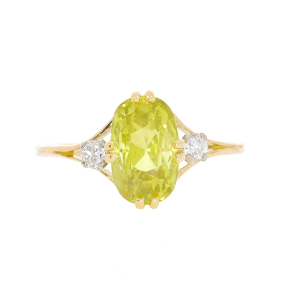 Chrysoberyl single stone ring with split diamond shoulders, 18ct yellow gold mount