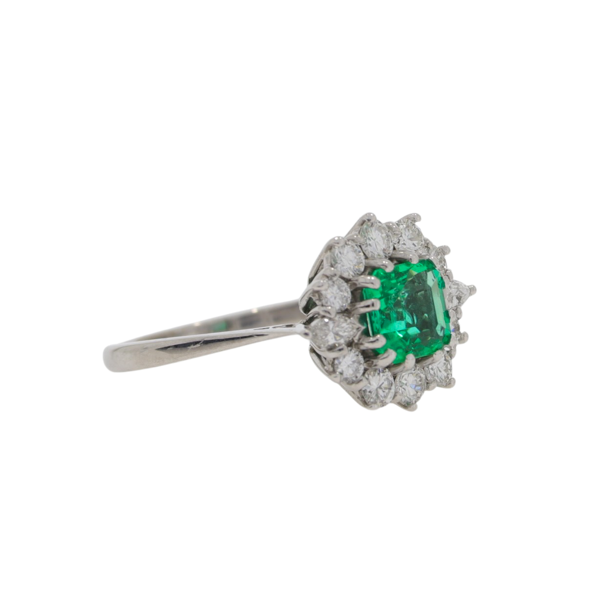 W129.4 Emerald and diamond cluster ring side