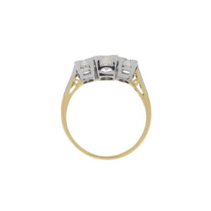 F38.4 Diamond three stone ring top