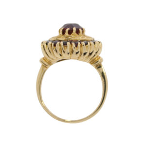 Q167.4 Garnet and gold cluster ring top