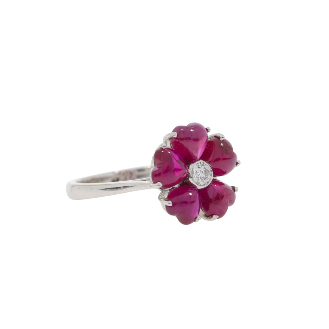 R142.4 Ruby heart cut cluster ring side