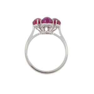 R142.4 Ruby heart cut cluster ring top